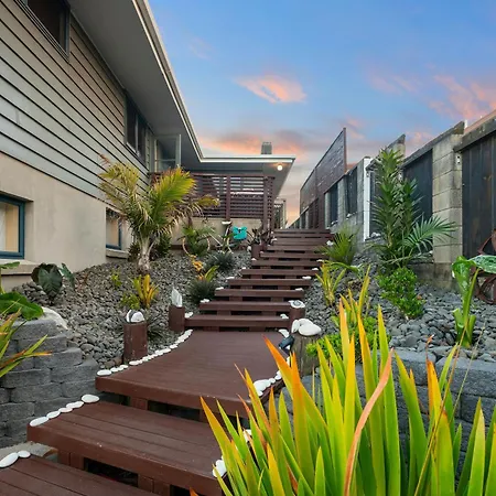 Ultimate Beach Location Mount Maunganui Exterior photo
